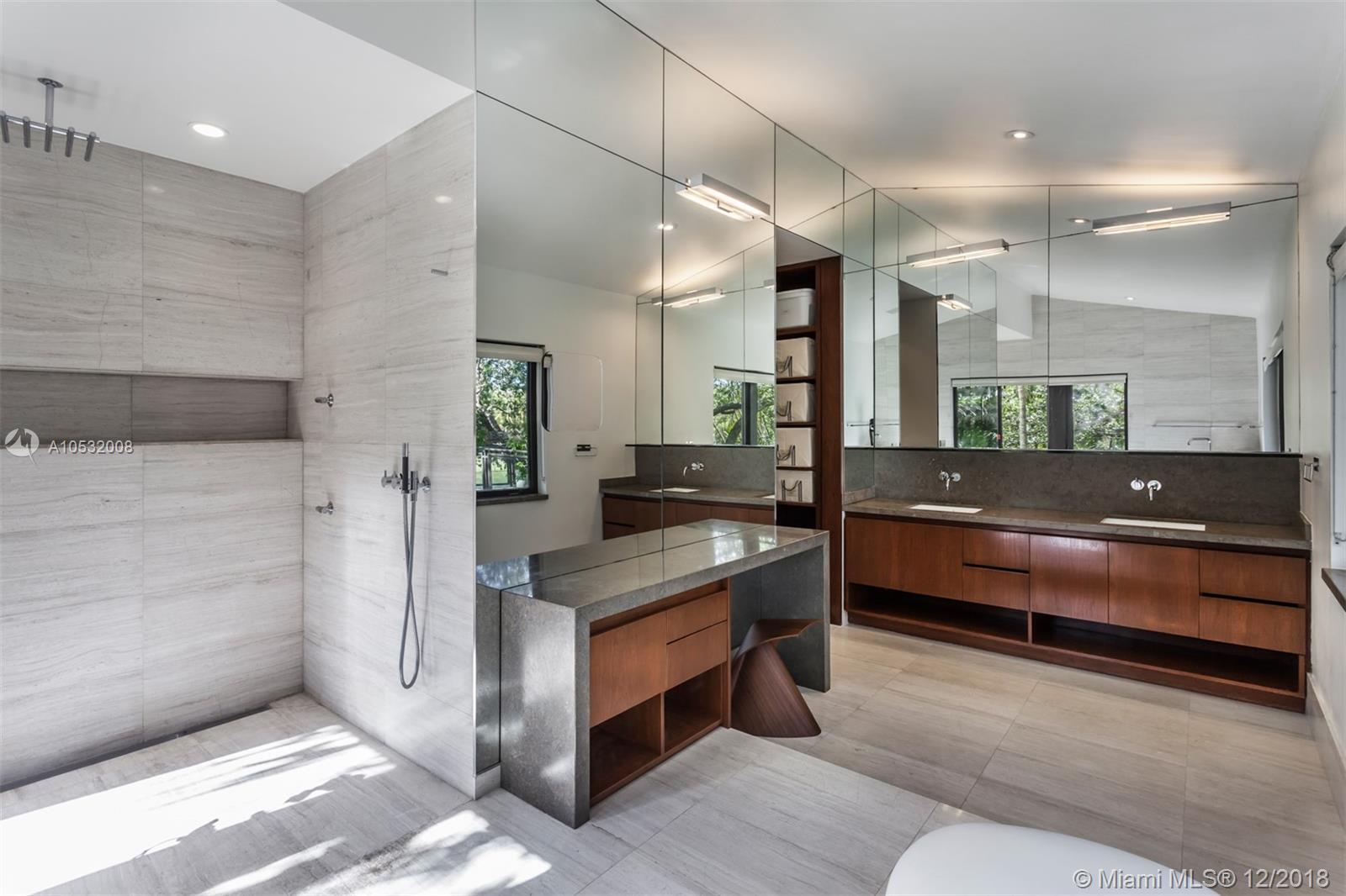 SNAPPER CREEK LAKES SUB - Residential