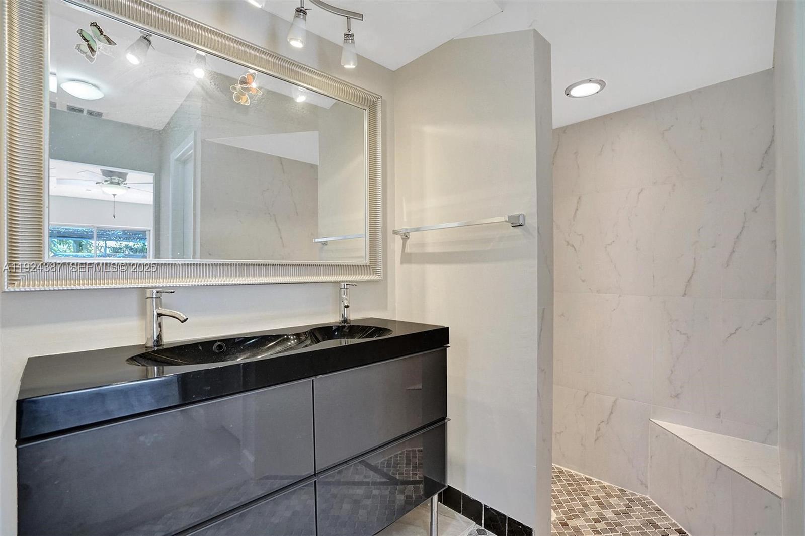 GREEN ACRES - Residential