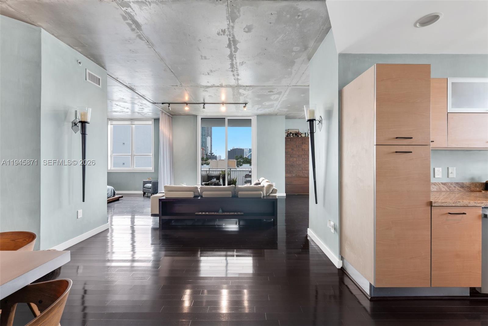 UPTOWN LOFTS CONDO - Residential