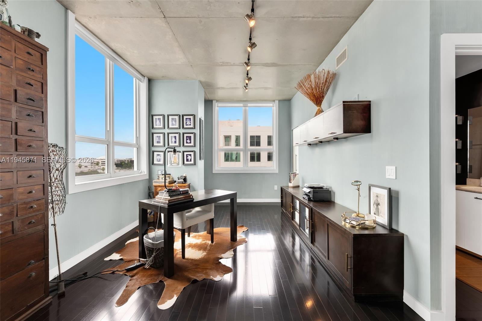 UPTOWN LOFTS CONDO - Residential
