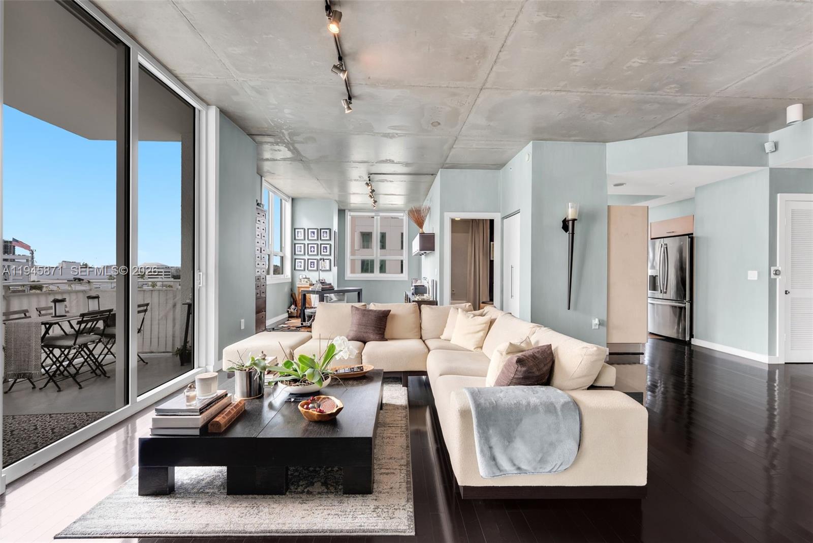 UPTOWN LOFTS CONDO - Residential