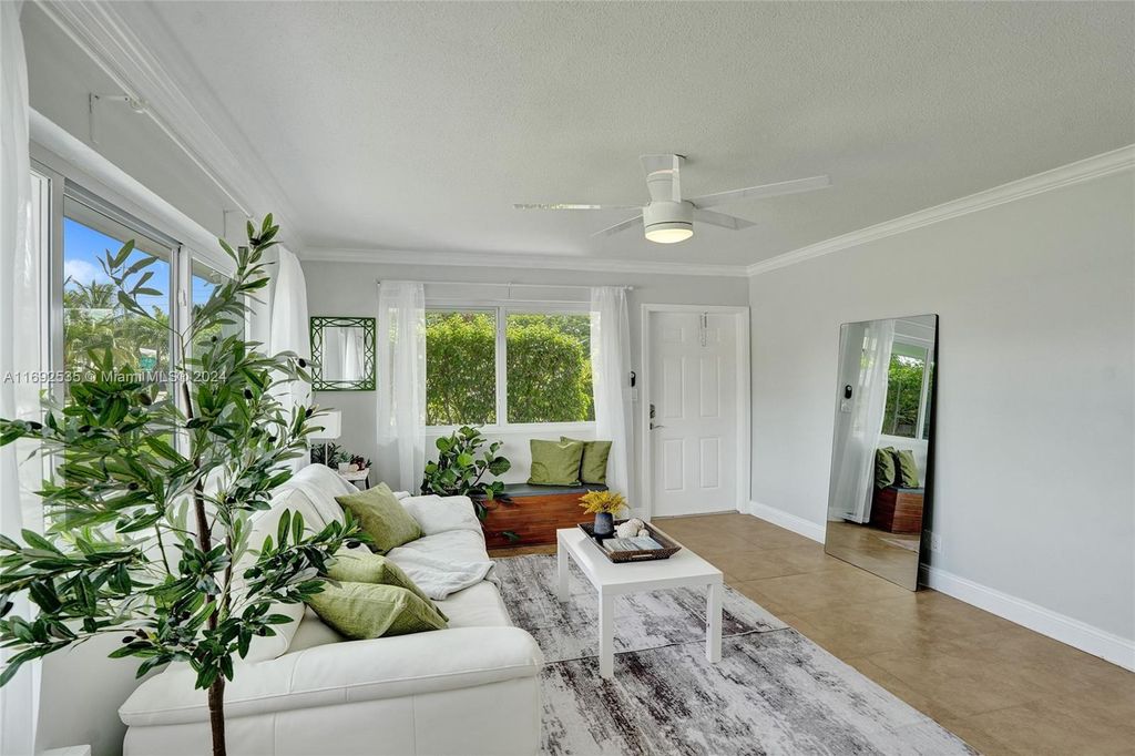 Photo of 2756 NE 32nd St #1, Fort Lauderdale, FL 33306 (MLS # A11692535)