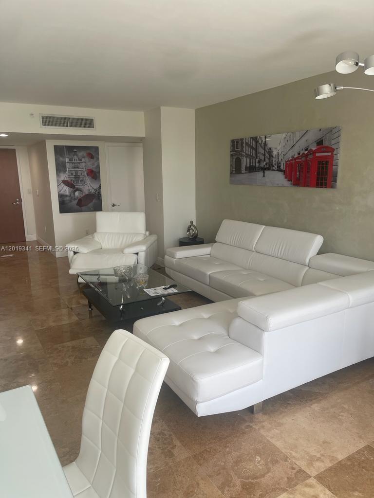16500 Collins Ave 652