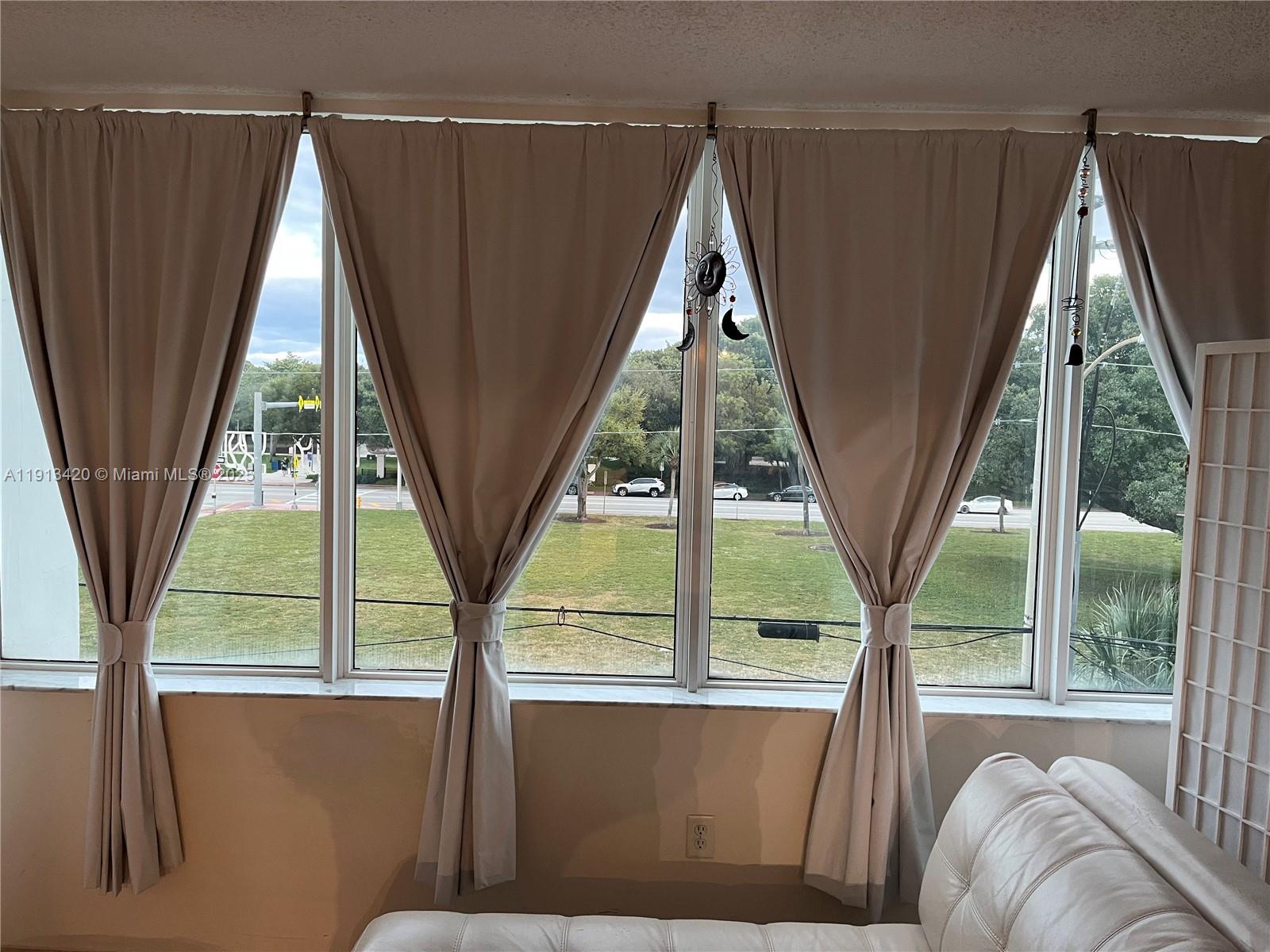 HARDING HALL CONDOMINIUM - Residential Lease