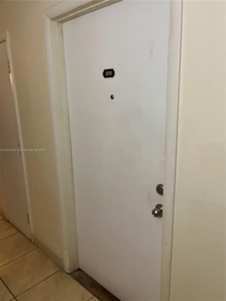 HARDING HALL CONDOMINIUM - Residential Lease