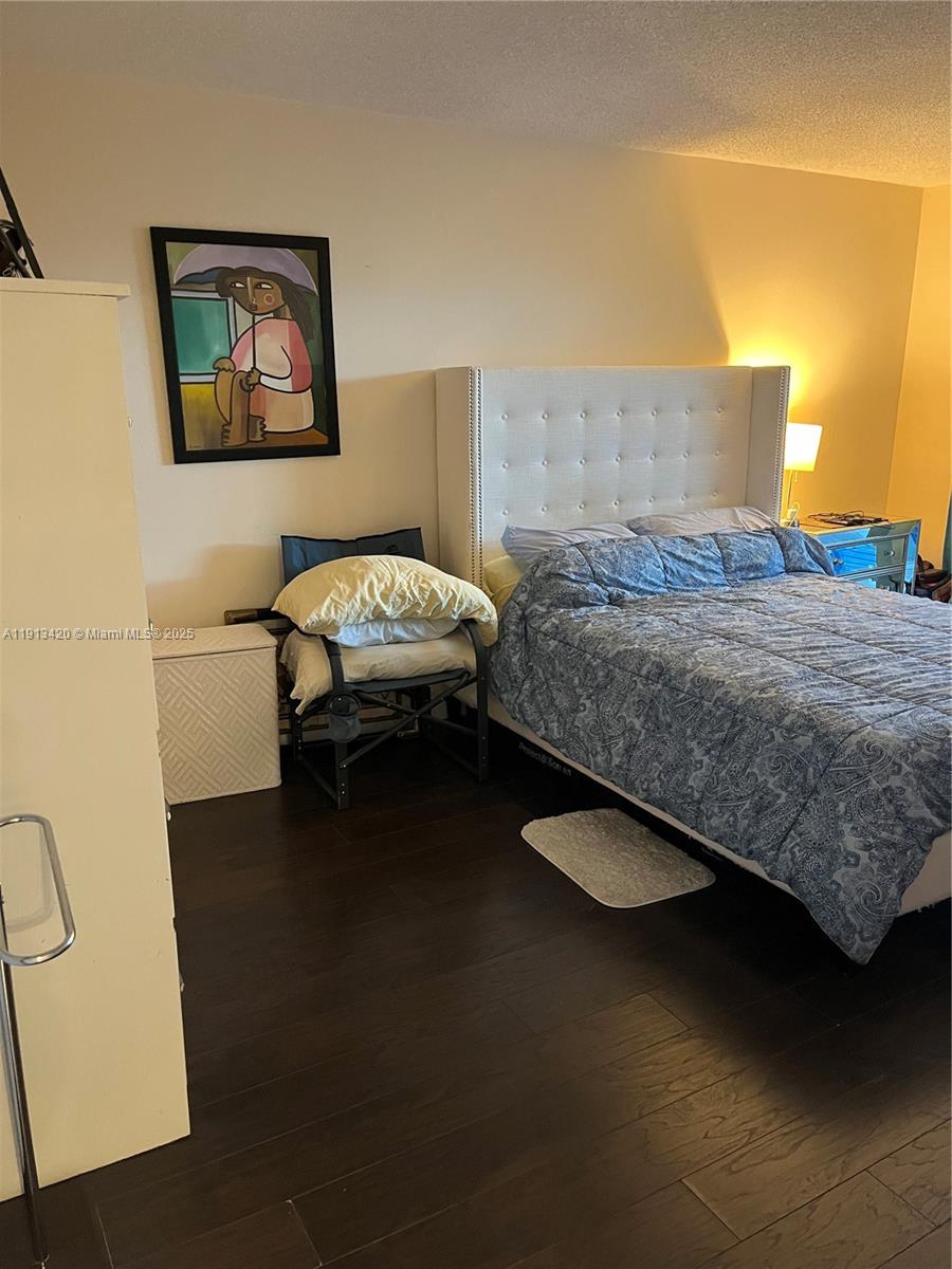 HARDING HALL CONDOMINIUM - Residential Lease