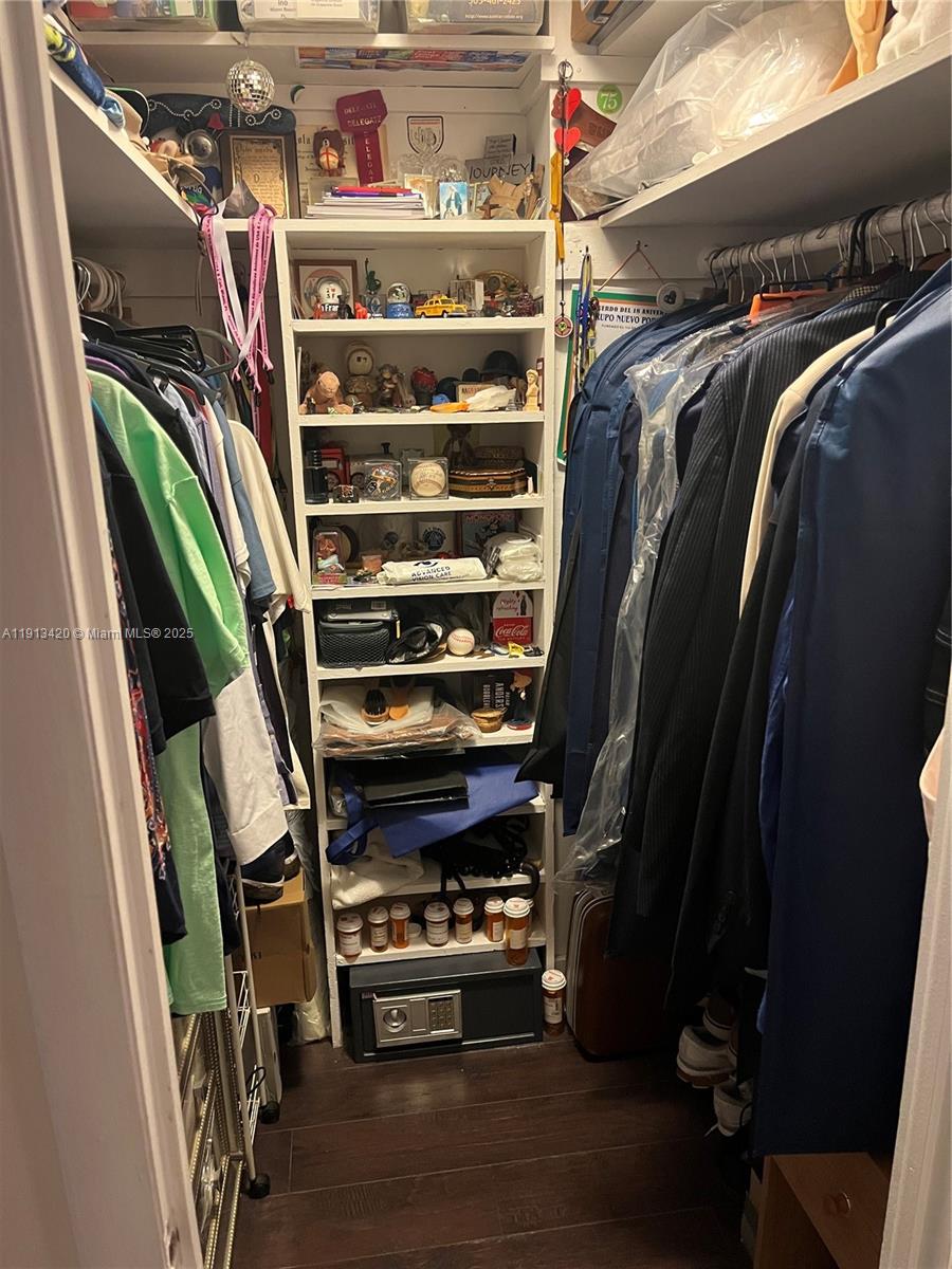 HARDING HALL CONDOMINIUM - Residential Lease