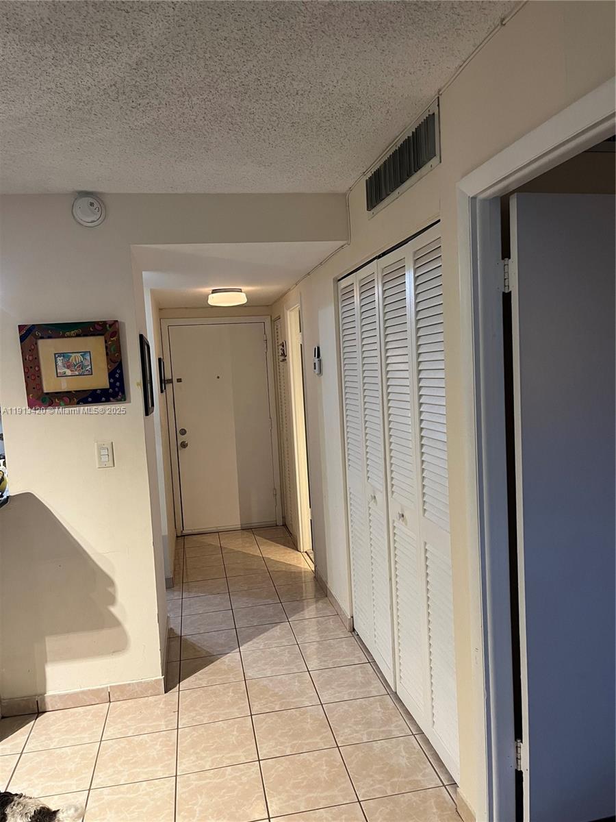 HARDING HALL CONDOMINIUM - Residential Lease