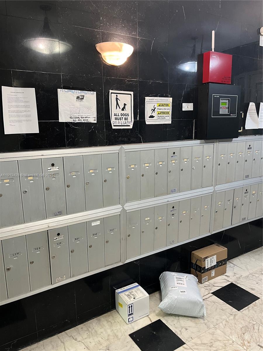 HARDING HALL CONDOMINIUM - Residential Lease