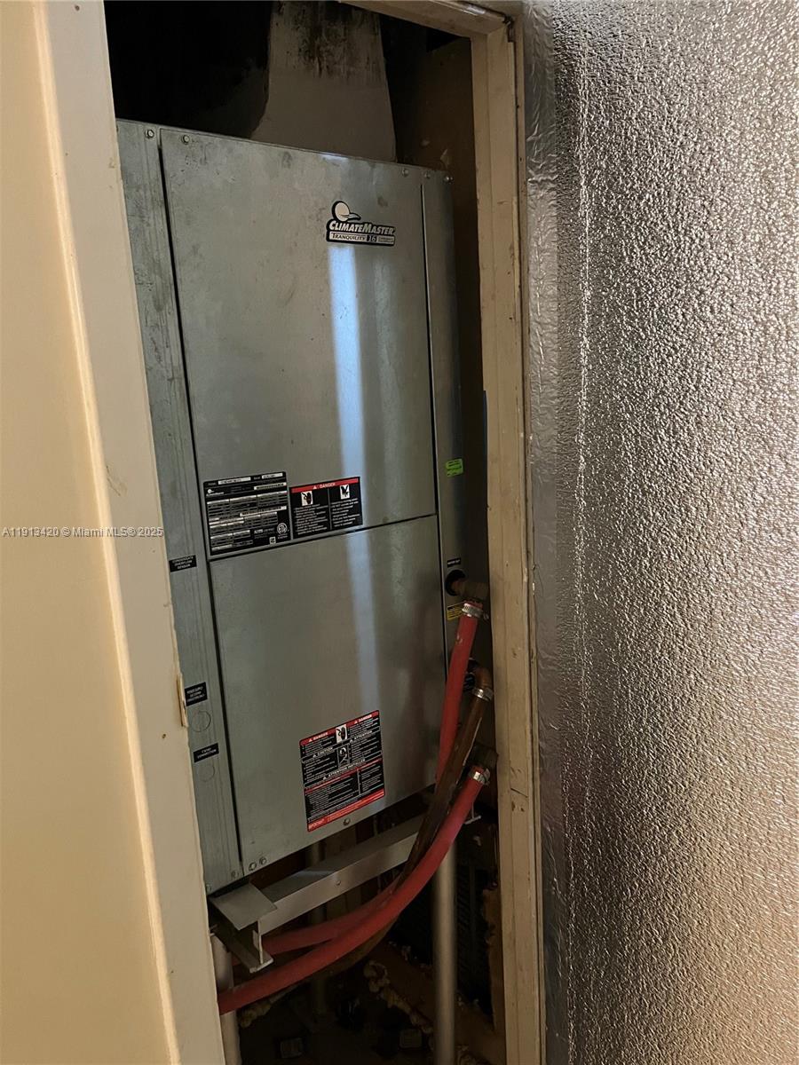 HARDING HALL CONDOMINIUM - Residential Lease