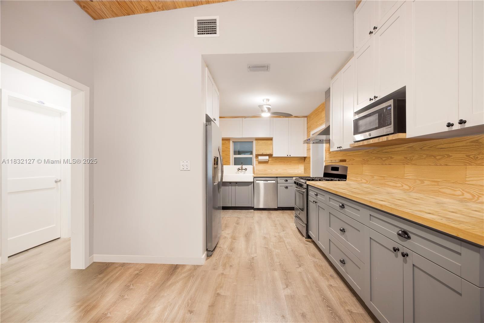 GROVES EXTENSION - Residential