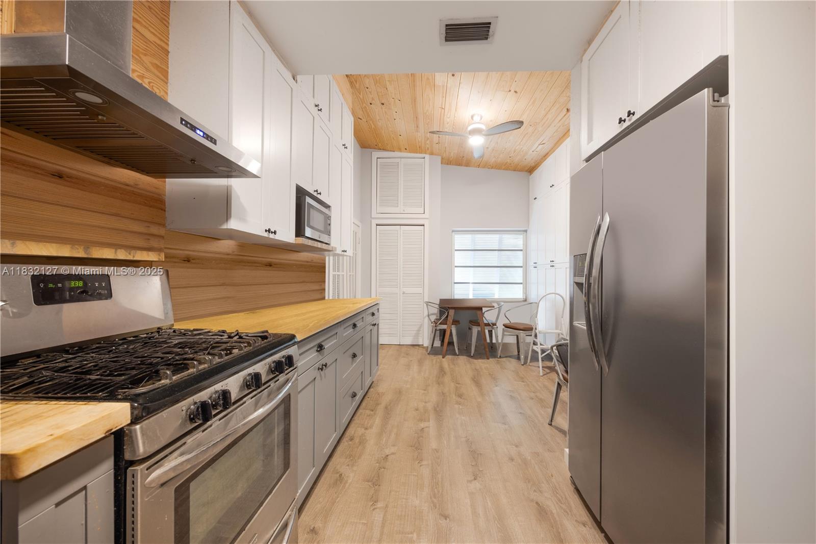 GROVES EXTENSION - Residential