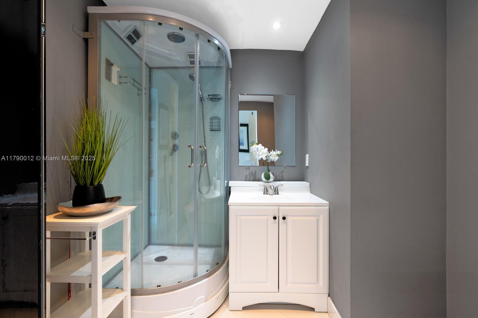 PORTOFINO TOWER CONDO - Residential