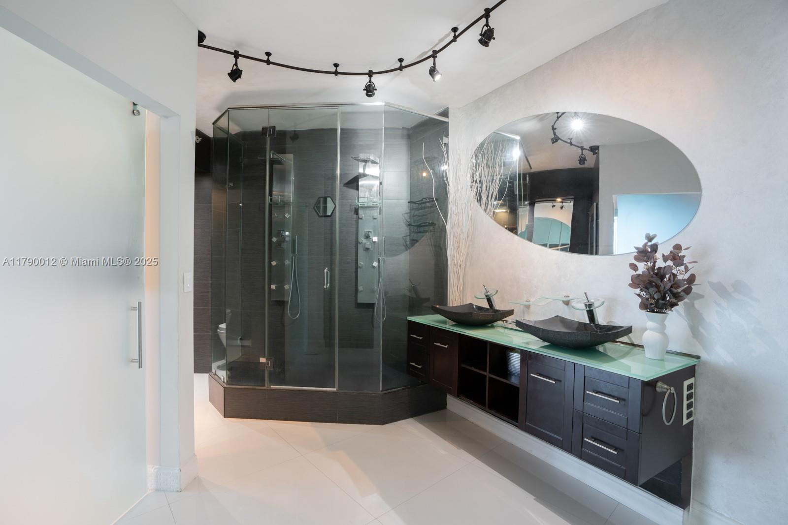 PORTOFINO TOWER CONDO - Residential