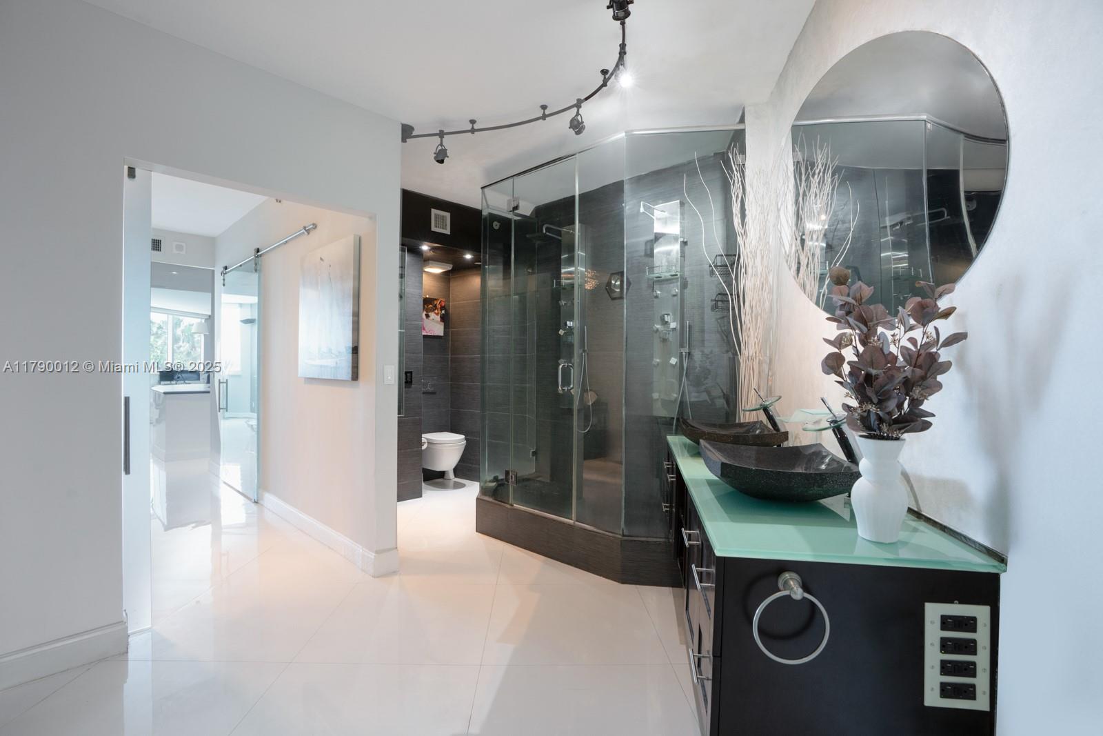 PORTOFINO TOWER CONDO - Residential