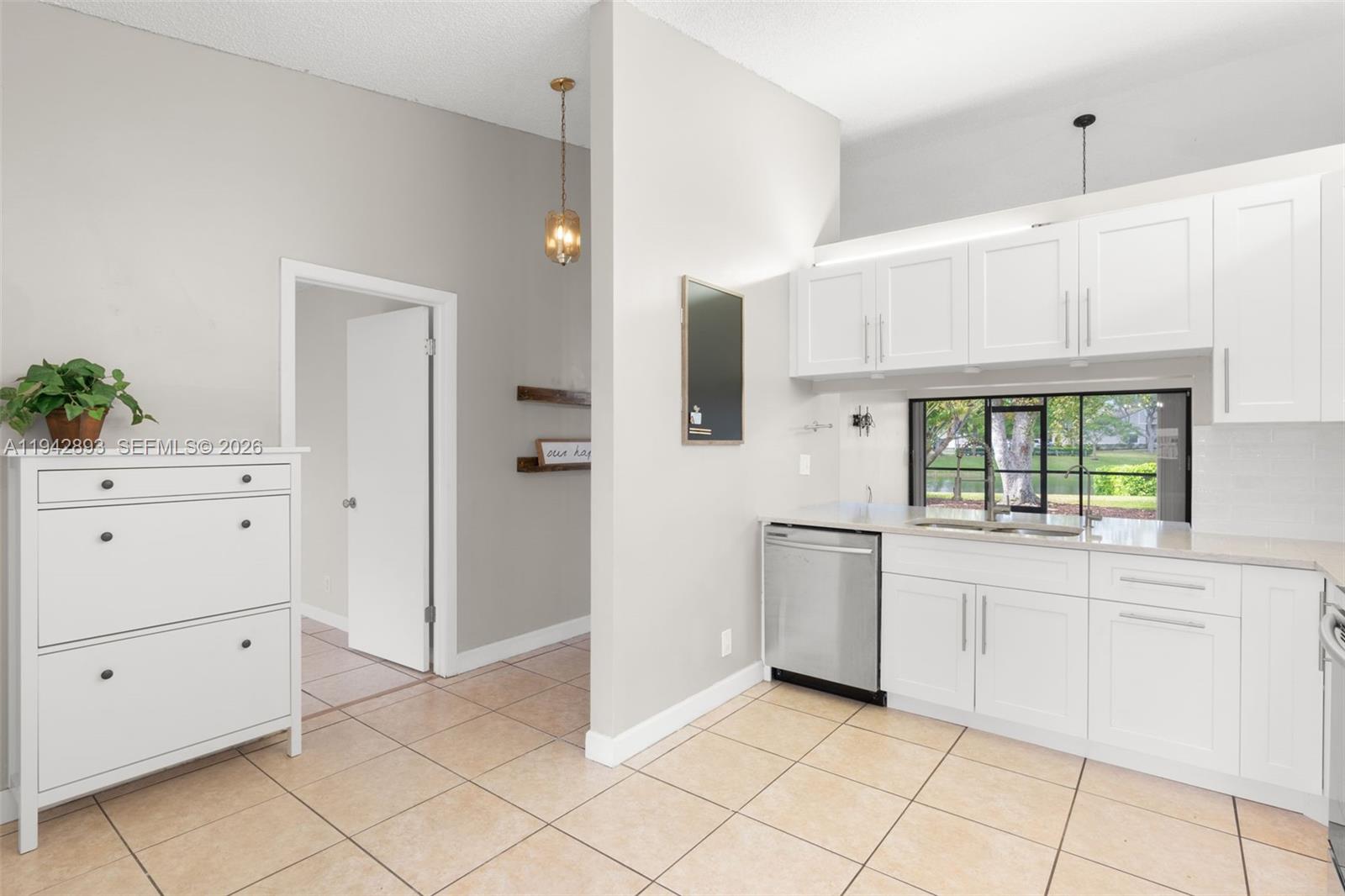 THE LAKES - Residential