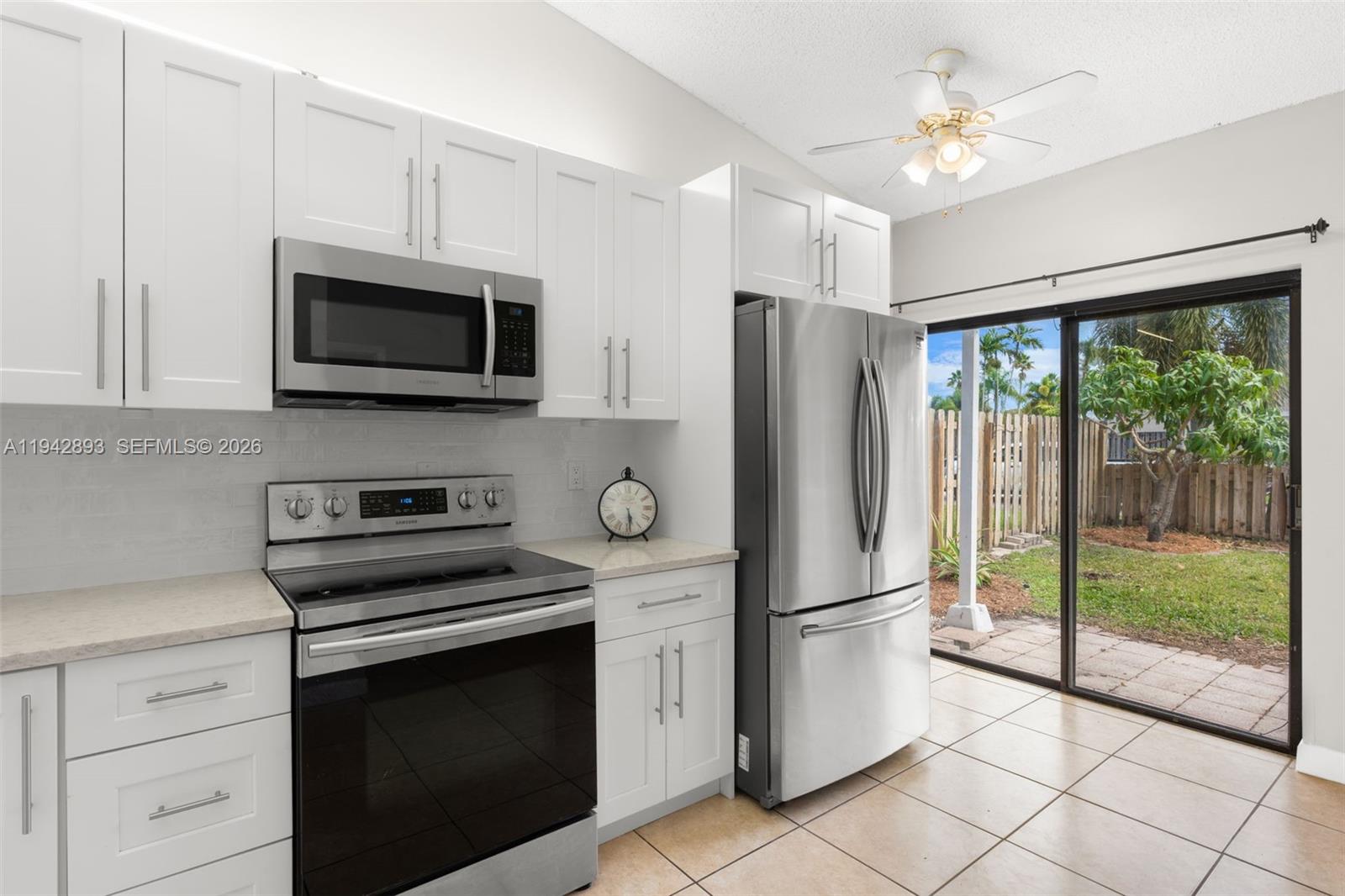 THE LAKES - Residential