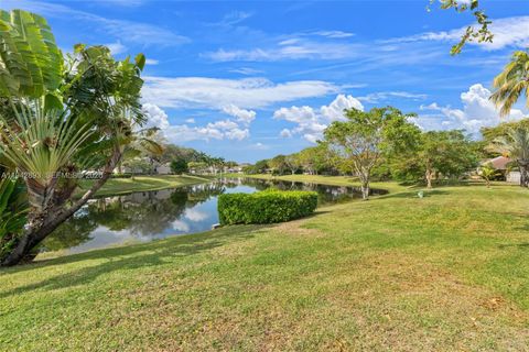 5149 E Lakes Dr Deerfield Beach FL 33064