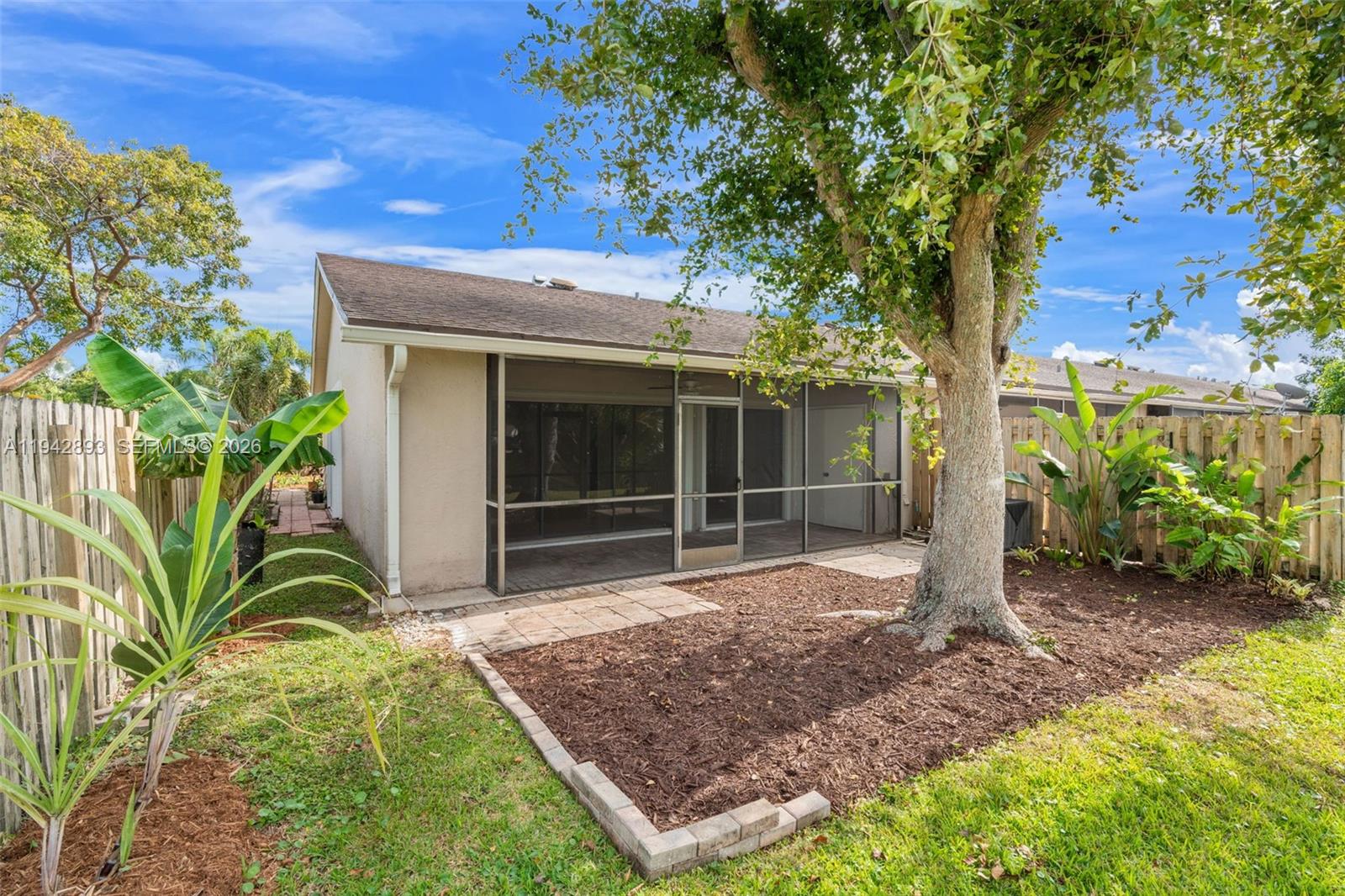 THE LAKES - Residential