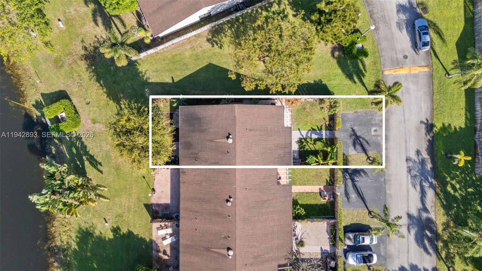 THE LAKES - Residential