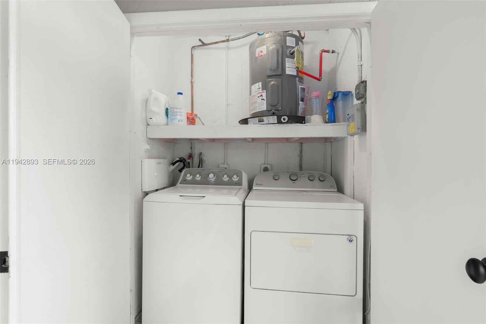 THE LAKES - Residential