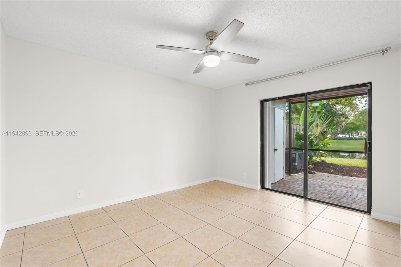 THE LAKES - Residential