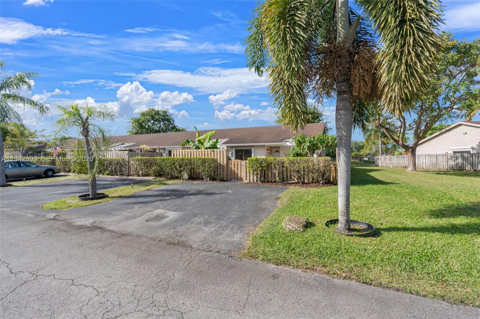 THE LAKES - Residential