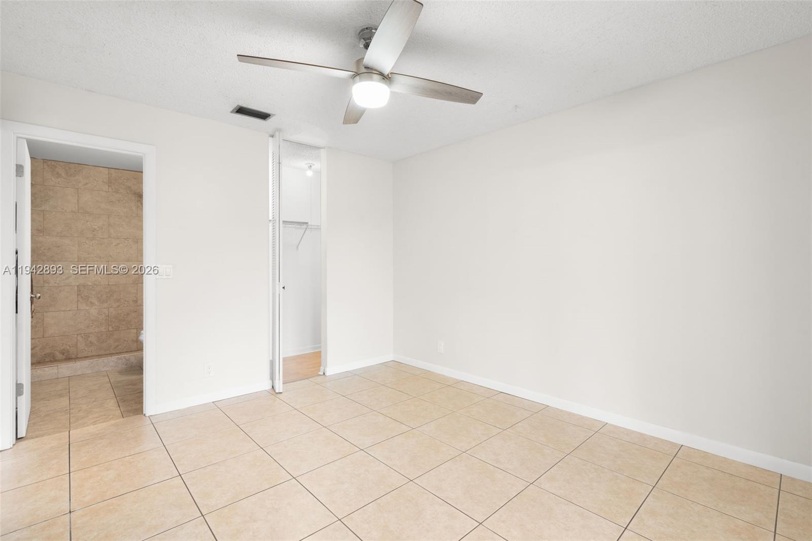 THE LAKES - Residential