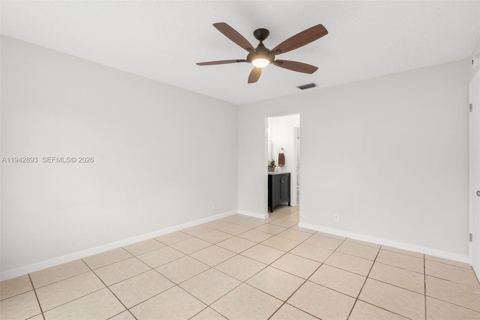 THE LAKES - Residential