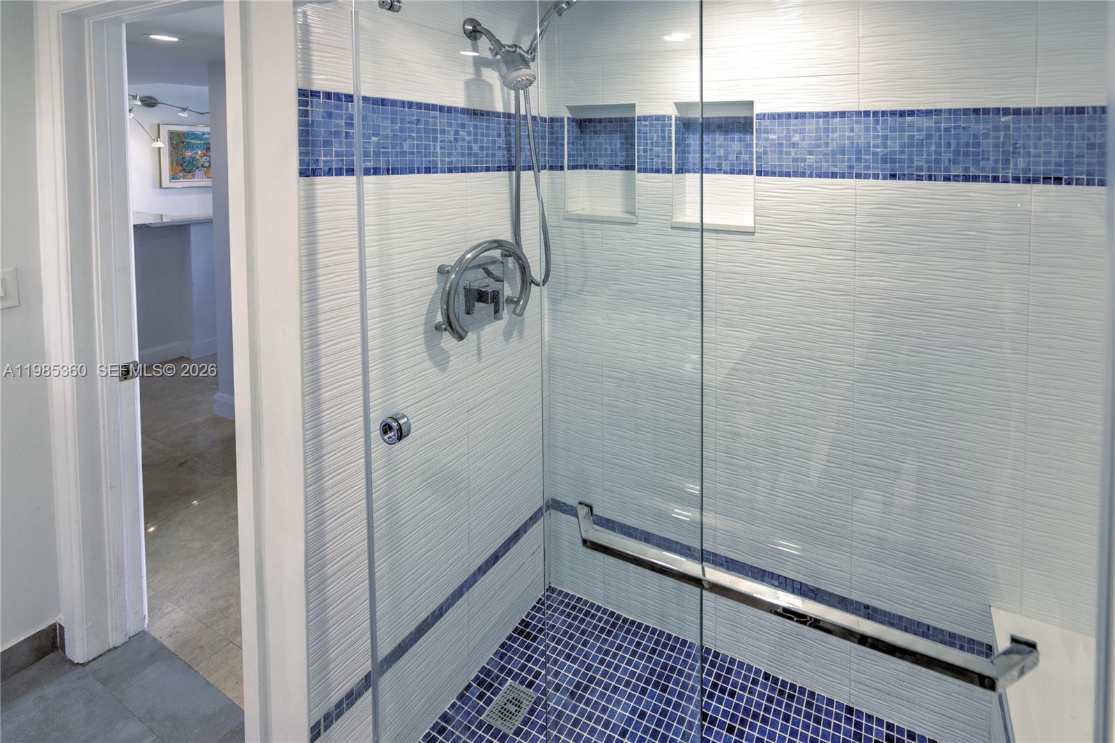 THE MUTINY CONDO - Residential Lease