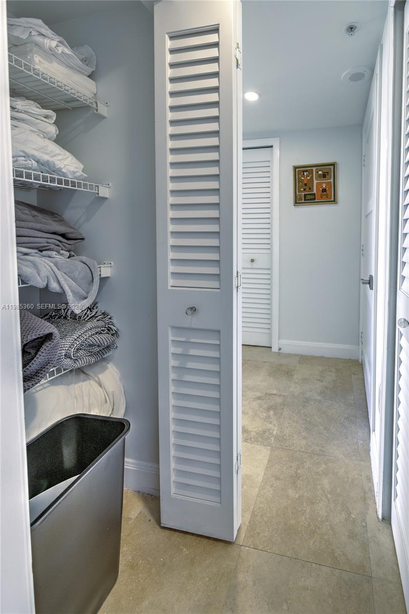 THE MUTINY CONDO - Residential Lease