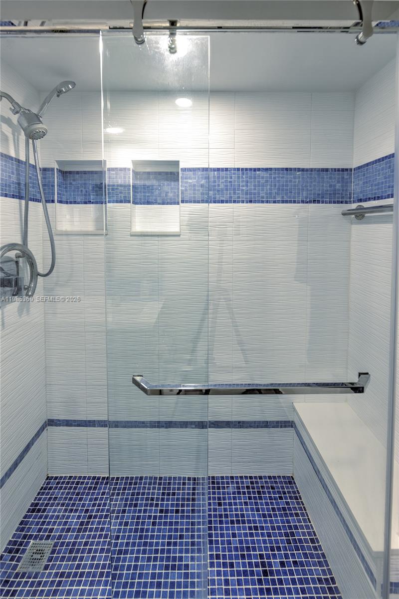 THE MUTINY CONDO - Residential Lease