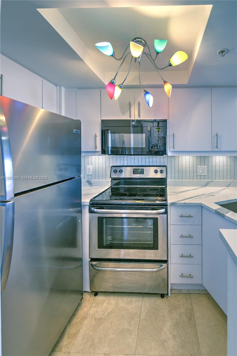 THE MUTINY CONDO - Residential Lease