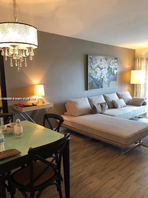 400 Kings Point Dr 820