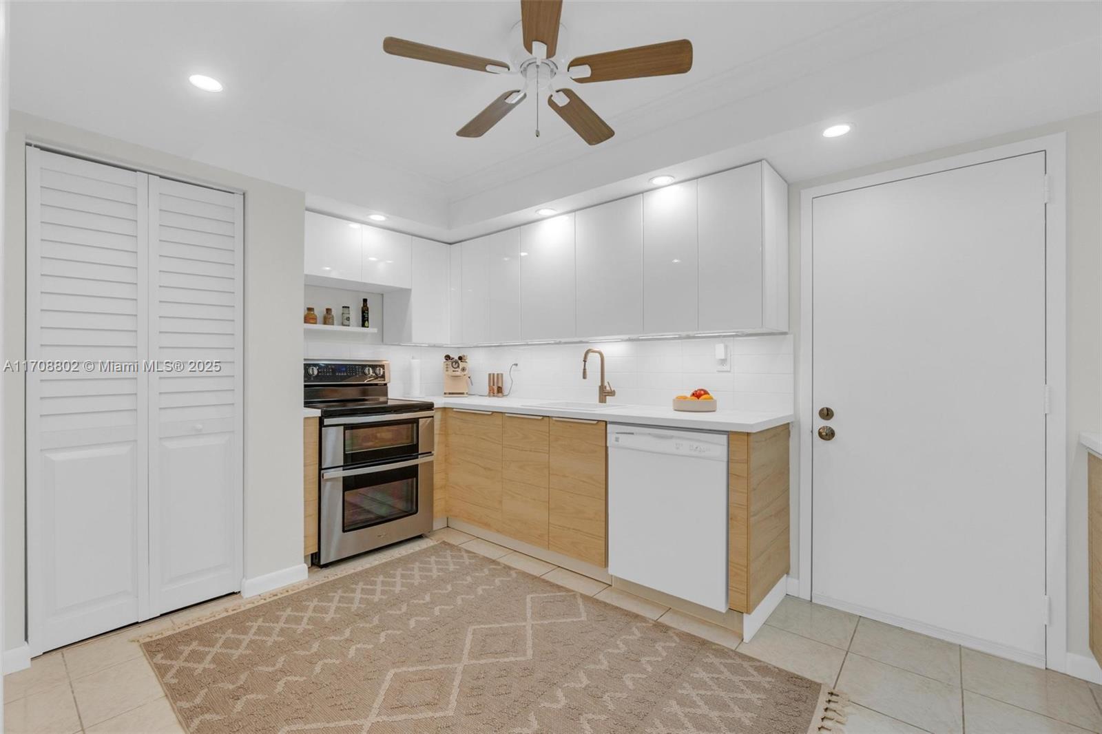 BAY COUNTRY CLUB CONDO - Residential