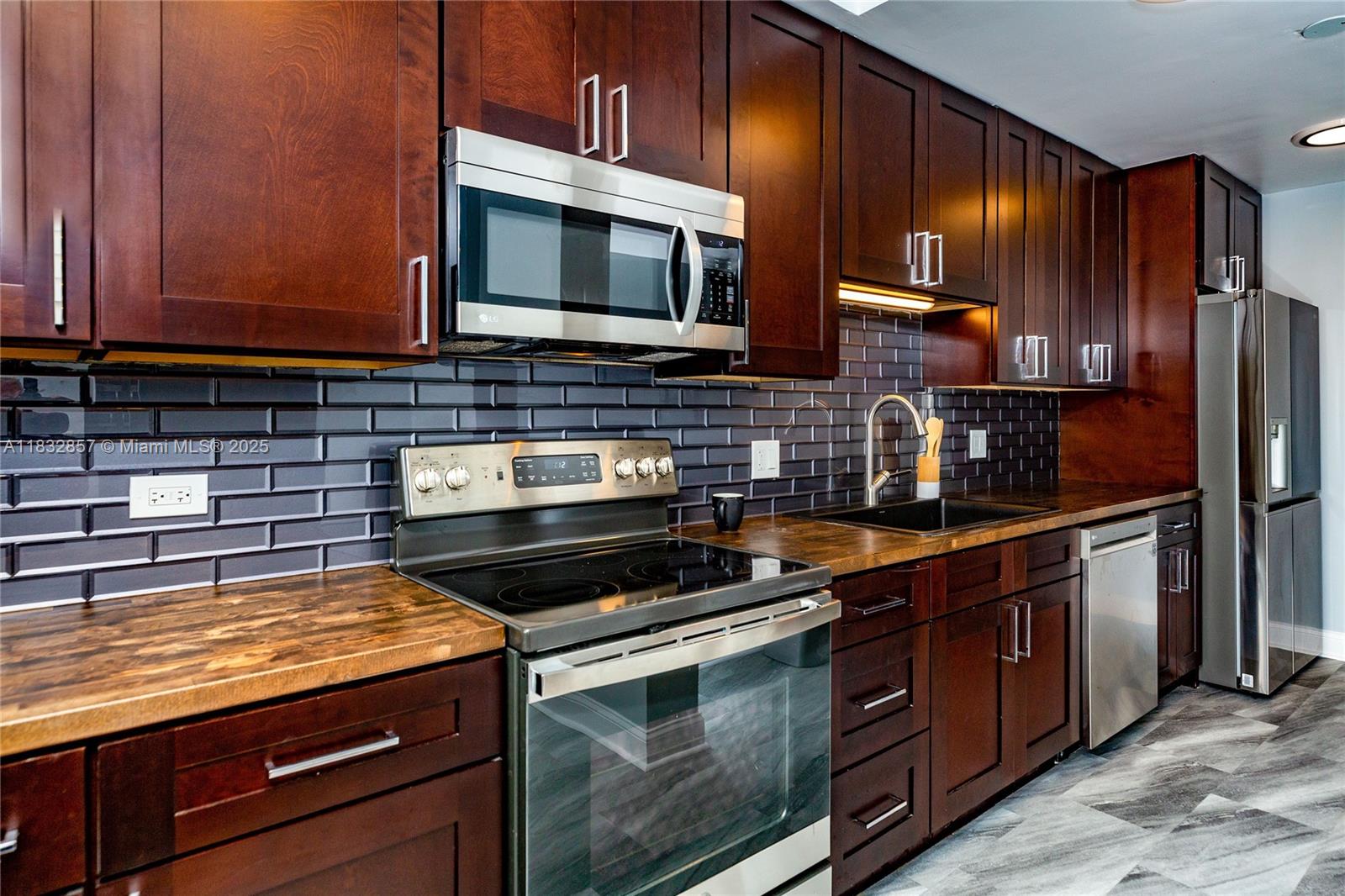 9180 W Bay Harbor Dr 5C
