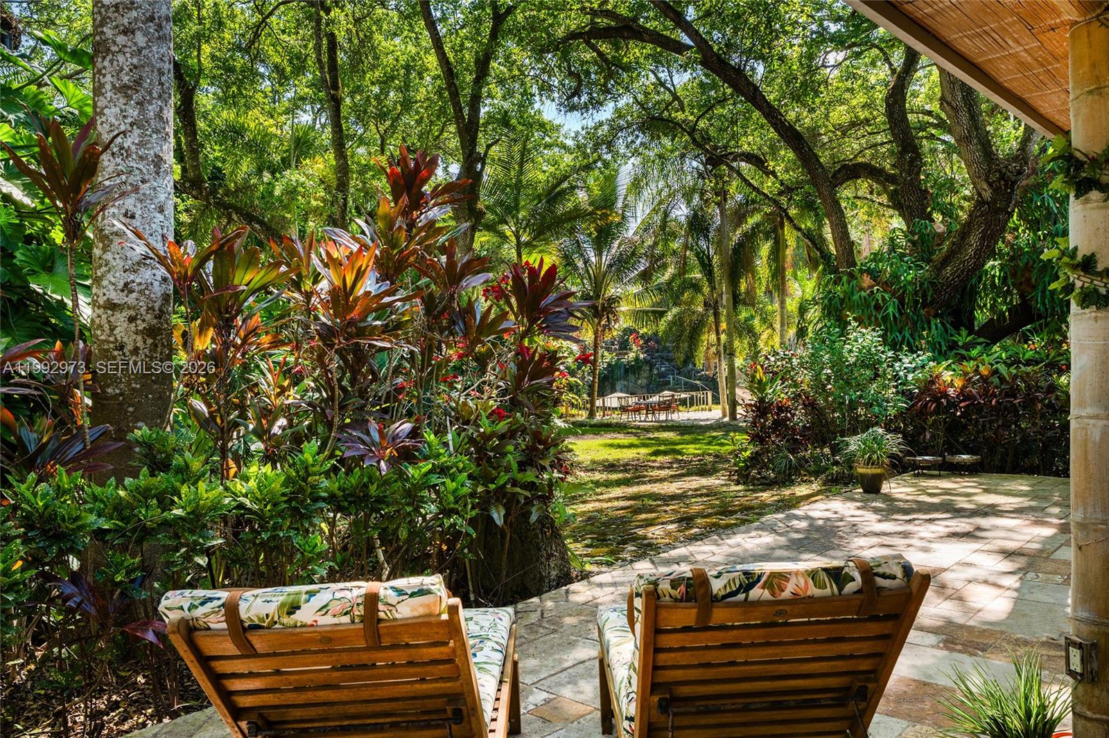 BREEZY OAKS - Residential