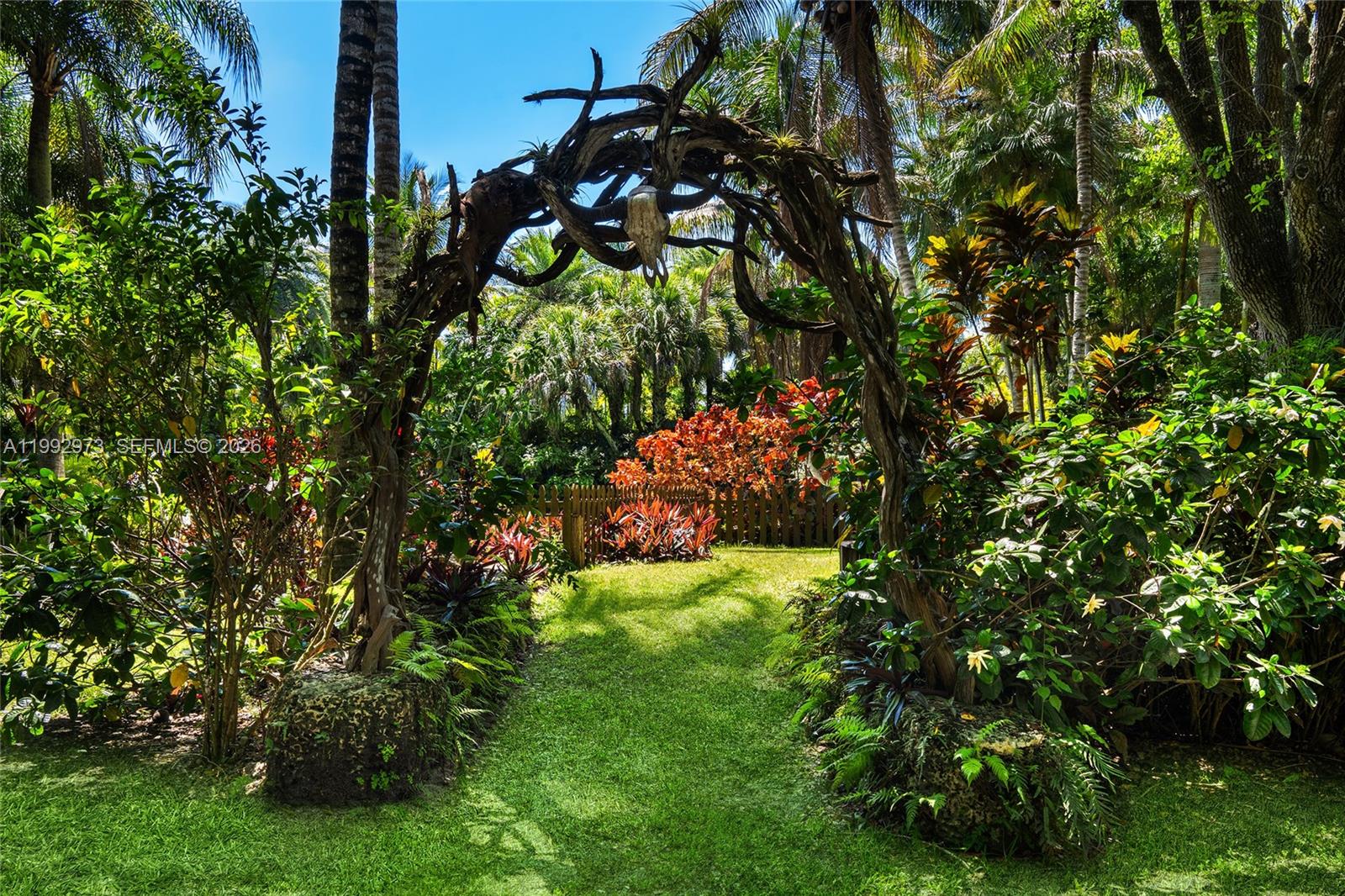 BREEZY OAKS - Residential