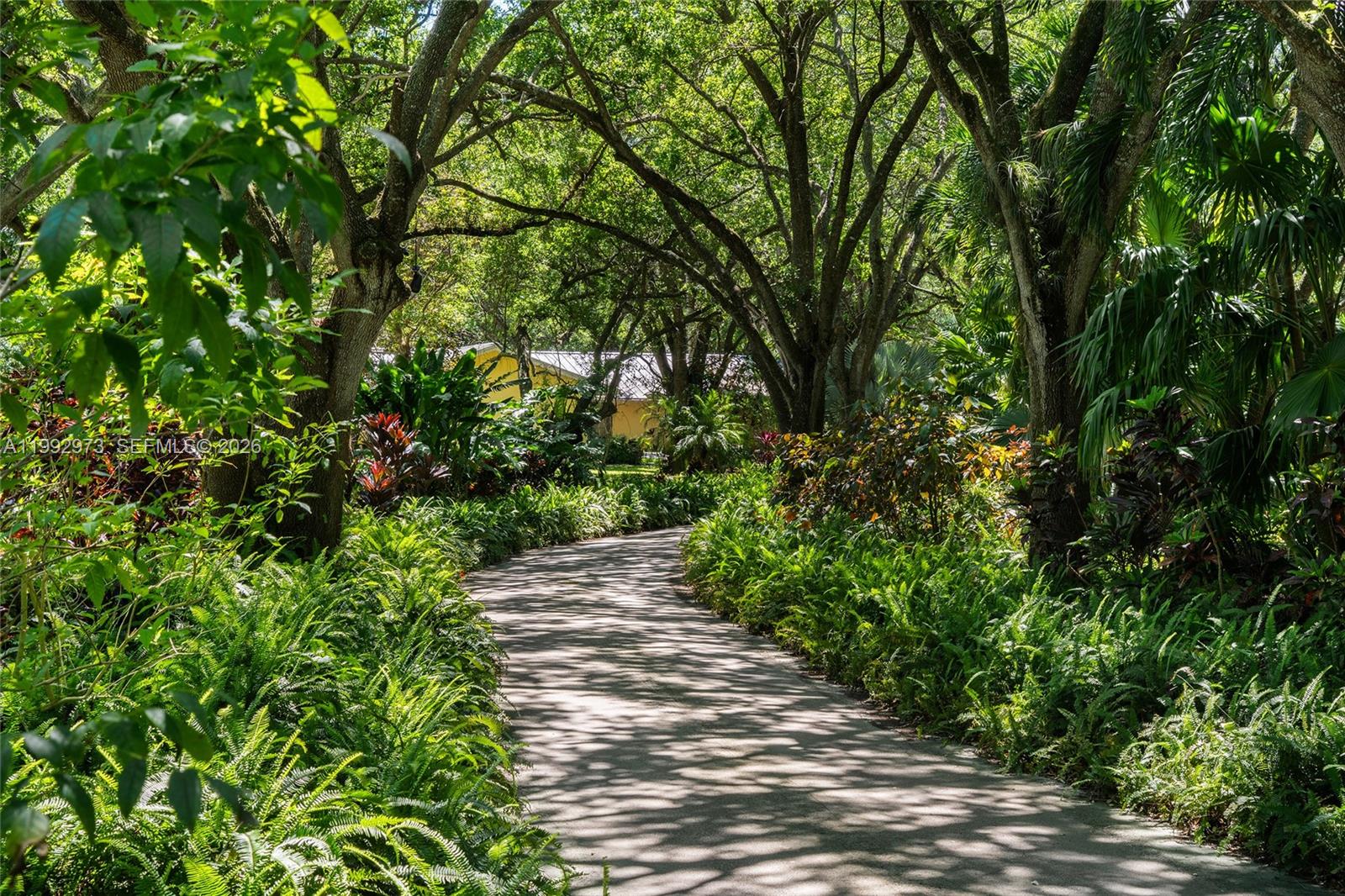 BREEZY OAKS - Residential