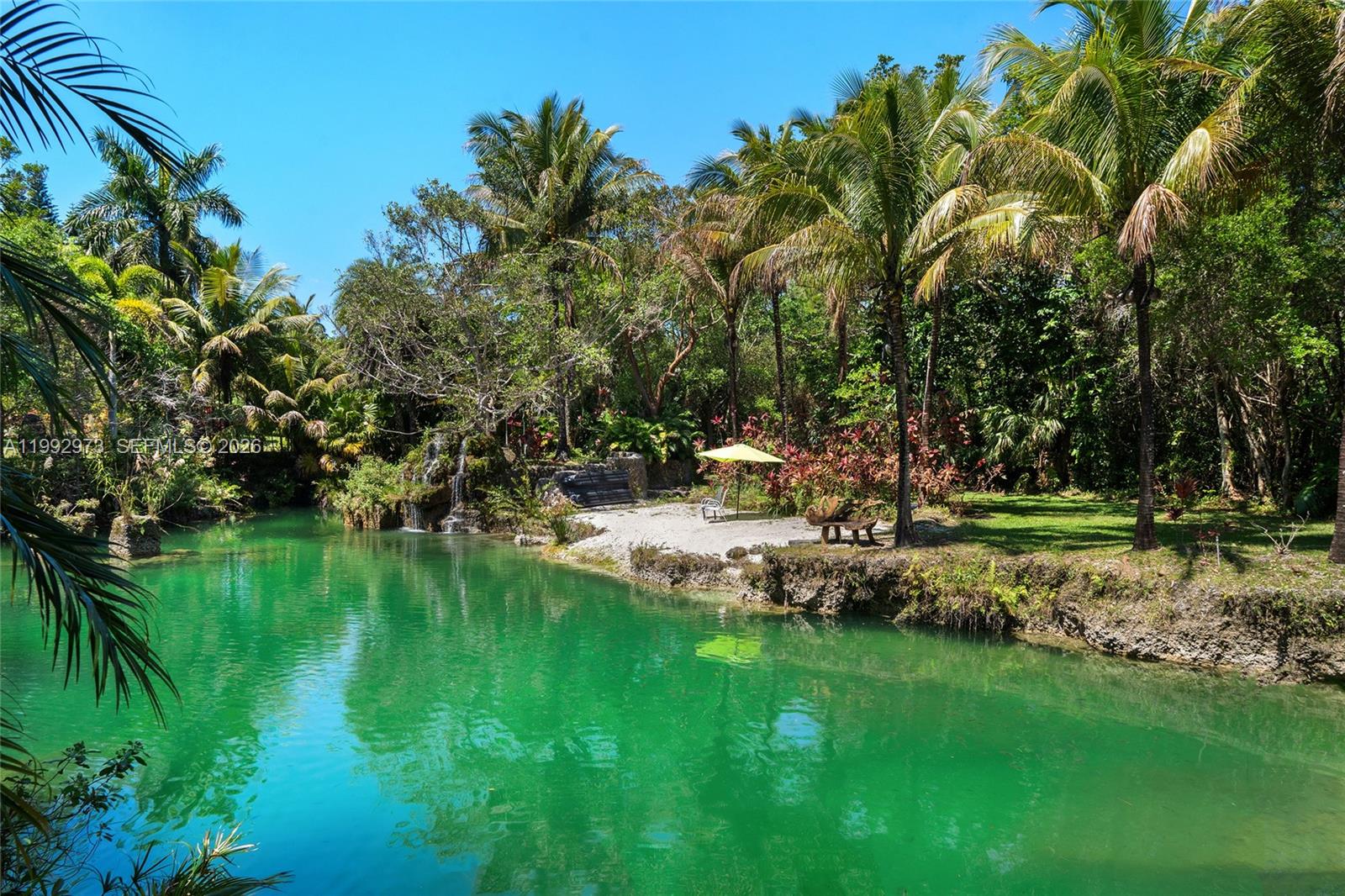 BREEZY OAKS - Residential