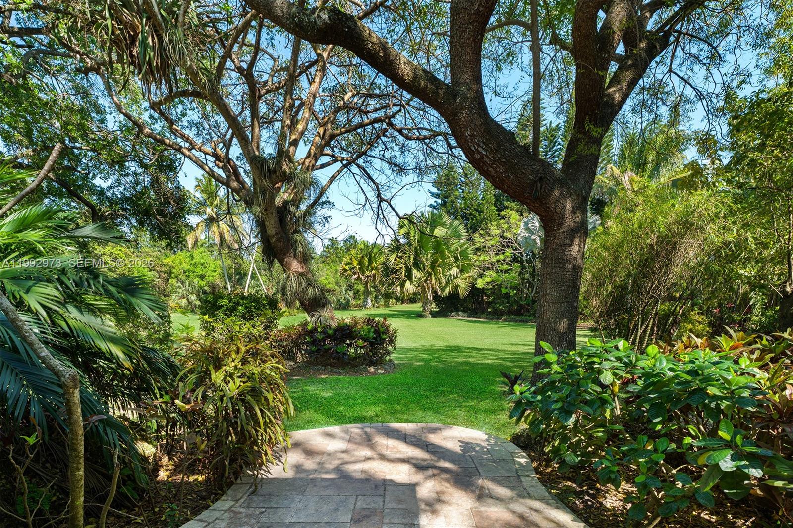 BREEZY OAKS - Residential