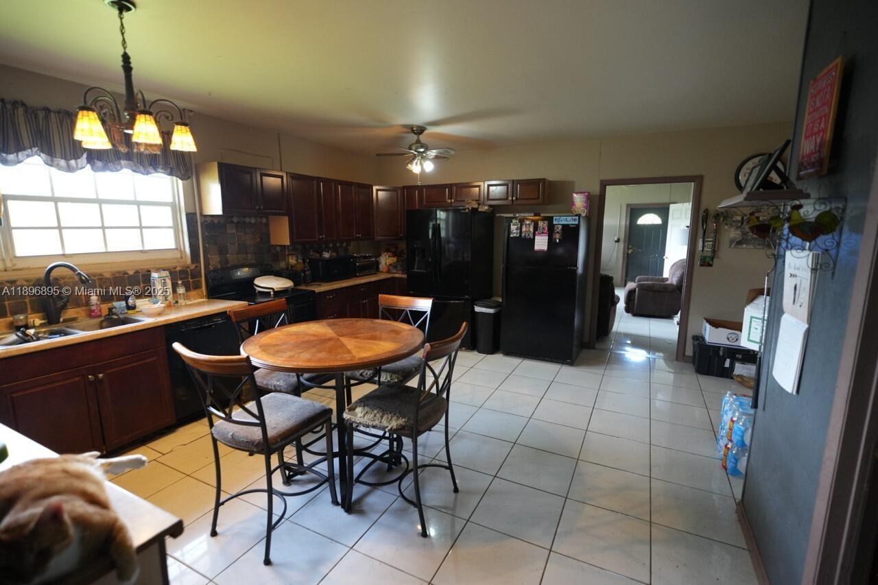 PALM DRIVE ESTATES - Residential