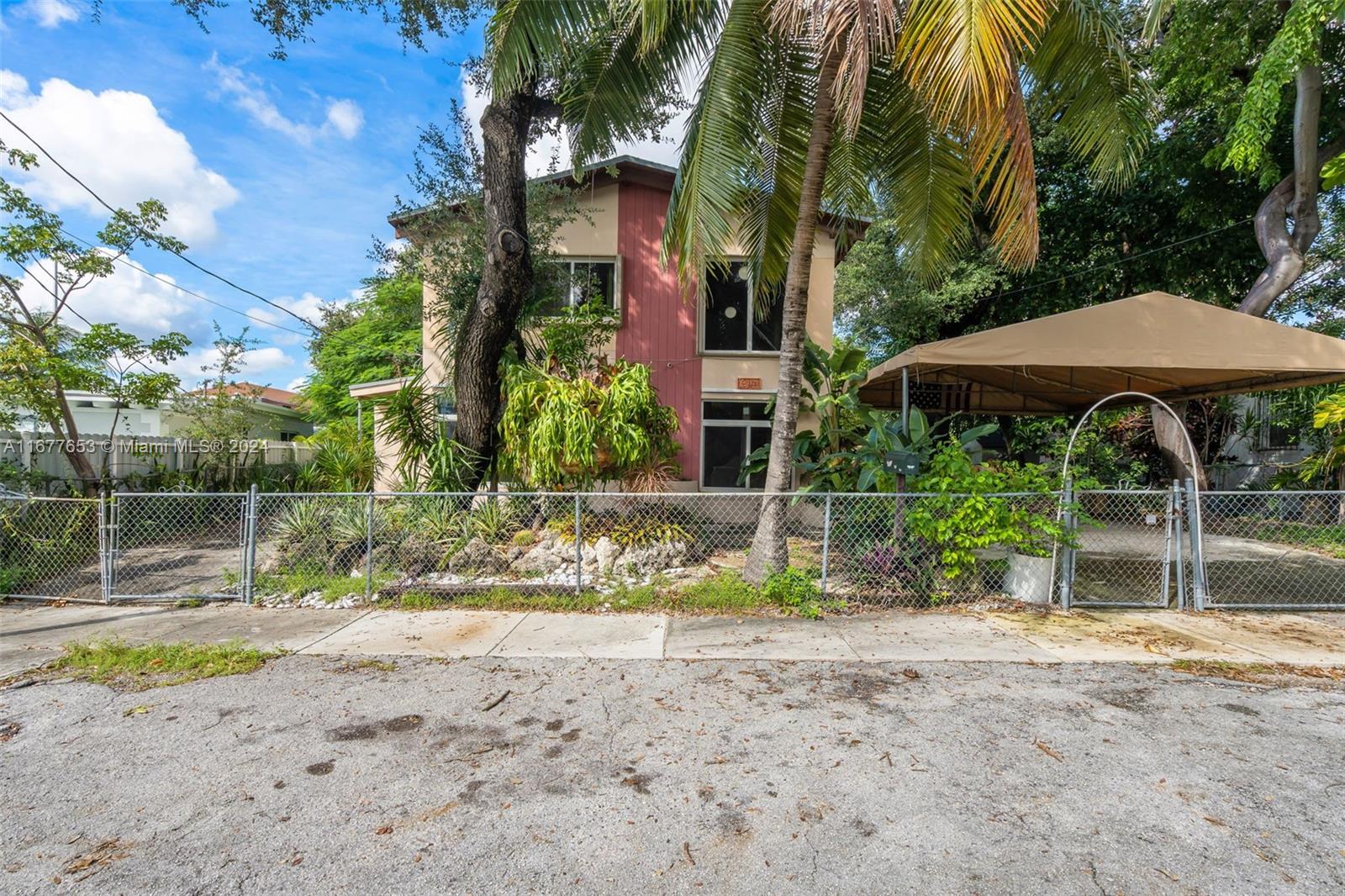 1020 Nw 18th Place Pl, Miami, Broward County, Florida - 3 Bedrooms  
3 Bathrooms - 