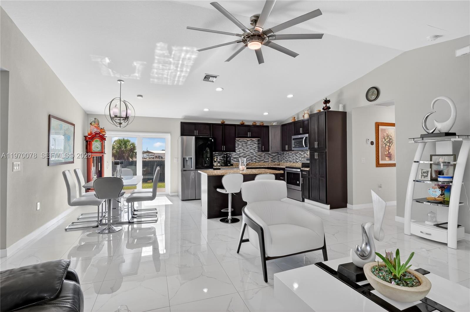 Port LaBelle - Residential