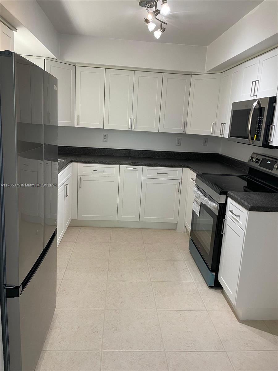 WELLEBY TOWNHOME 1 CONDO - Residential Lease