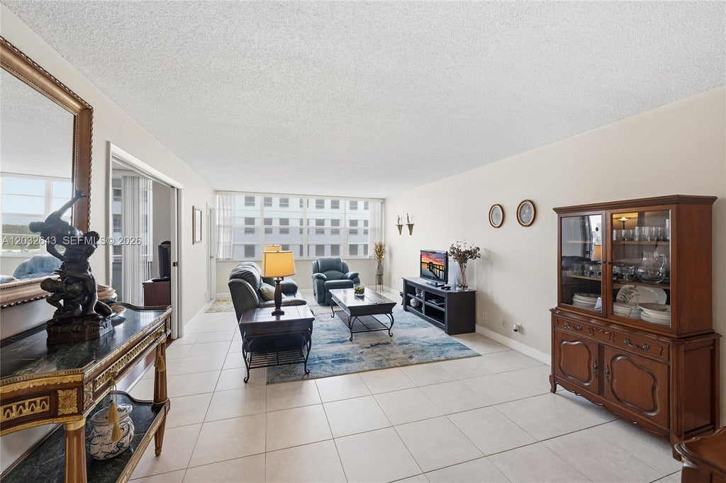 Photo of 1160 N Federal Hwy #822, Fort Lauderdale, FL 33304 (MLS # A12032643)