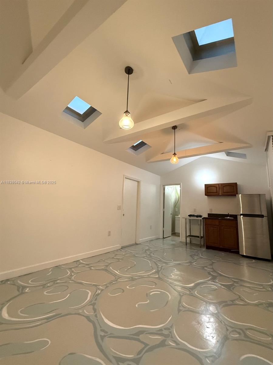 118 NW 24th St 3