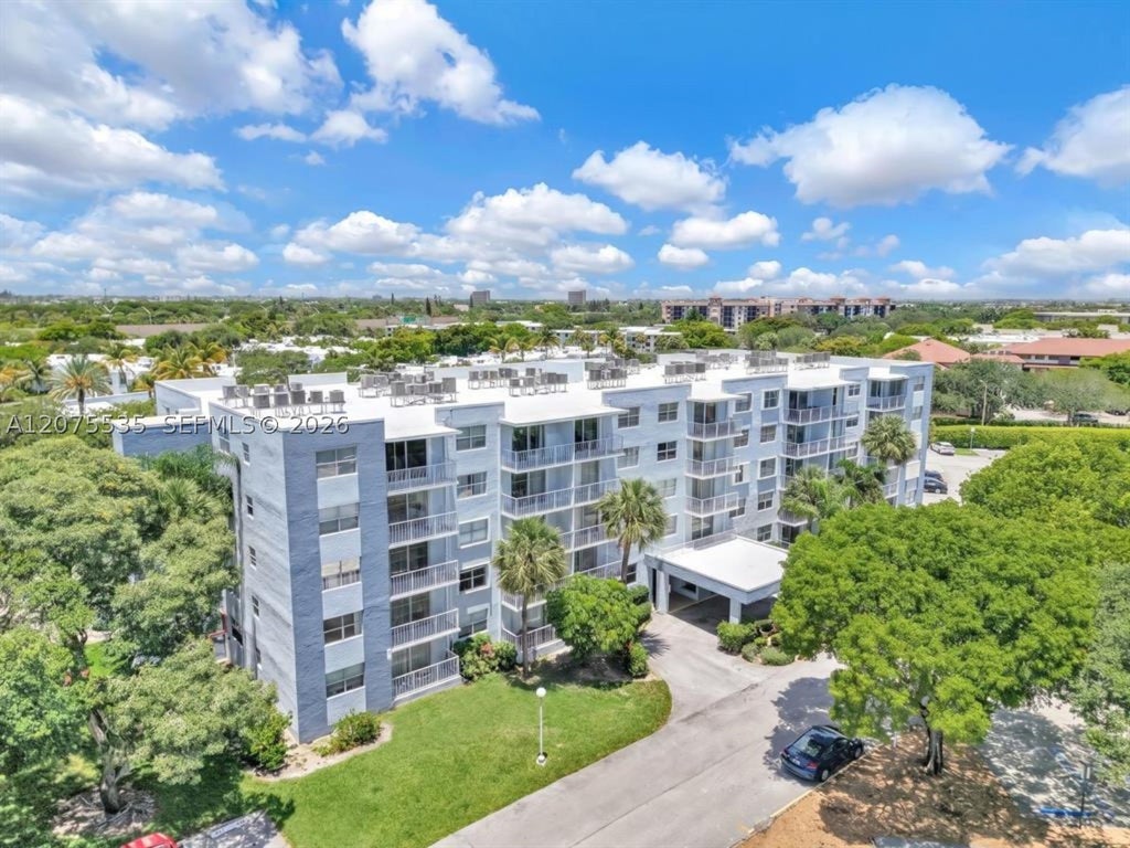 Photo of 500 Executive Center Dr #3I, West Palm Beach, FL 33401 (MLS # A12075535)