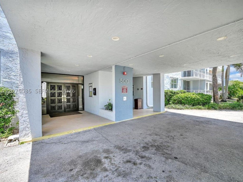 Photo of 500 Executive Center Dr #3I, West Palm Beach, FL 33401 (MLS # A12075535)
