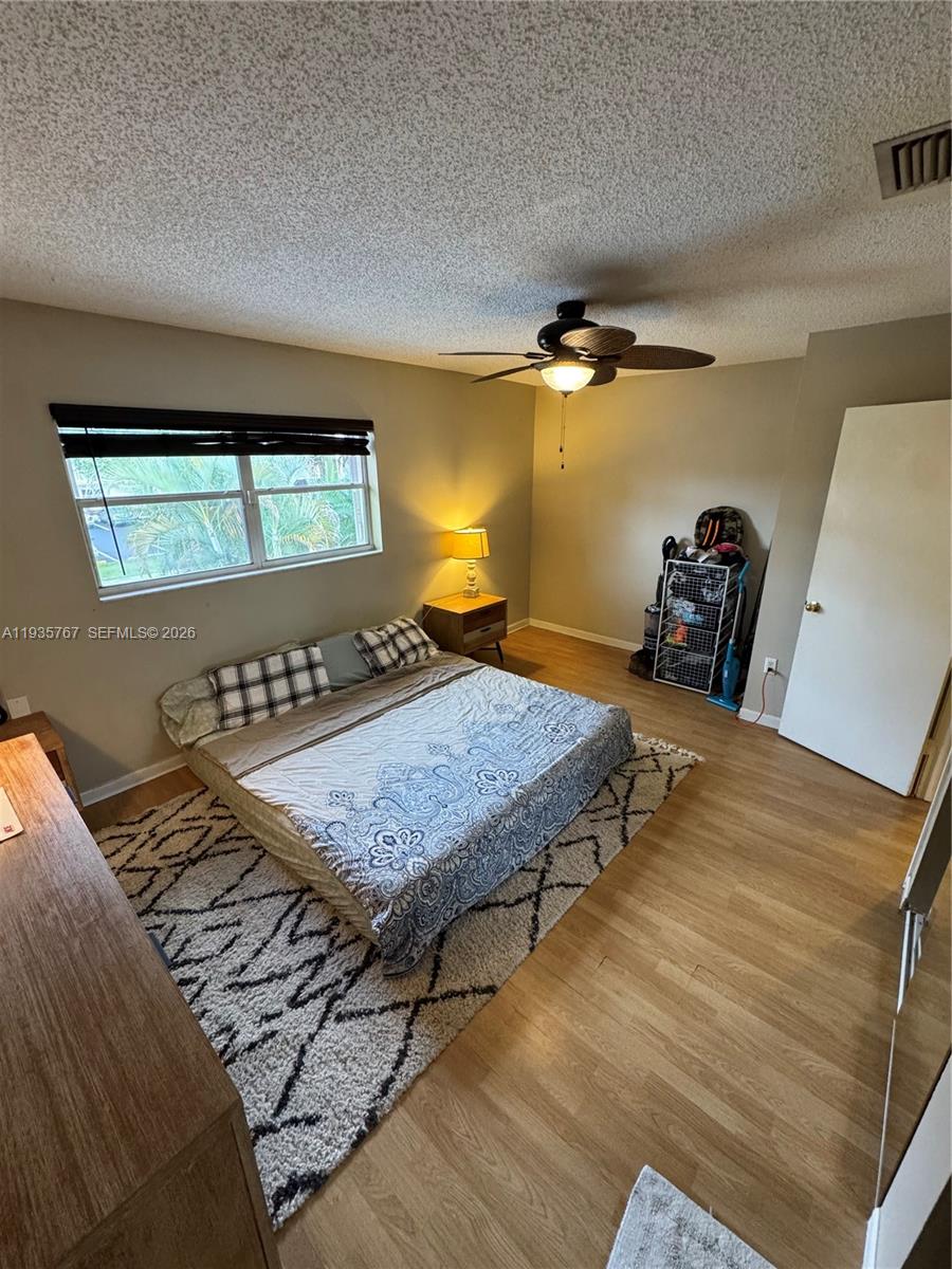 TOWNHOUSE EAST 1 CONDO - Residential